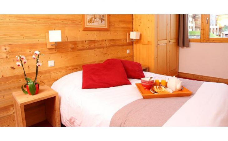 Residence Le Centaure, La Plagne, Double Bedroom